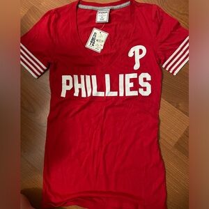 Women’s Phillies t-shirt